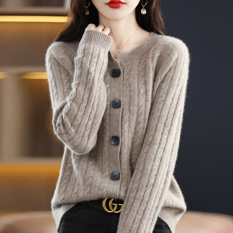 Minimalist Chic Cable Knit Cardigan